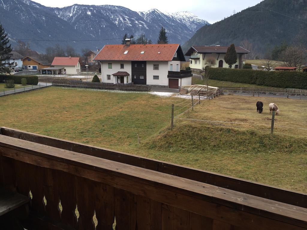 Haus Scholl Bed & Breakfast Nassereith Bagian luar foto