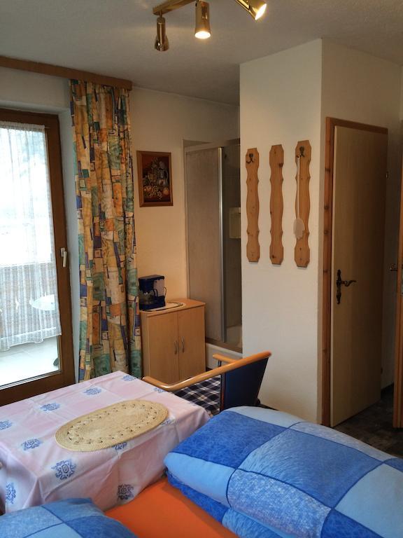 Haus Scholl Bed & Breakfast Nassereith Ruang foto