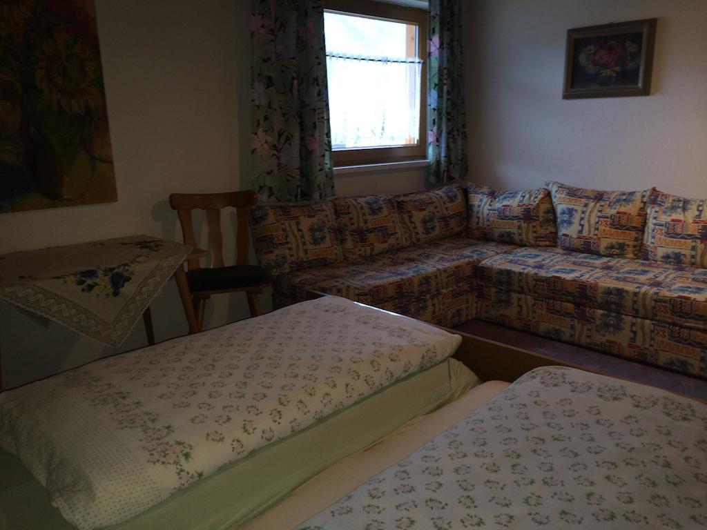 Haus Scholl Bed & Breakfast Nassereith Bagian luar foto