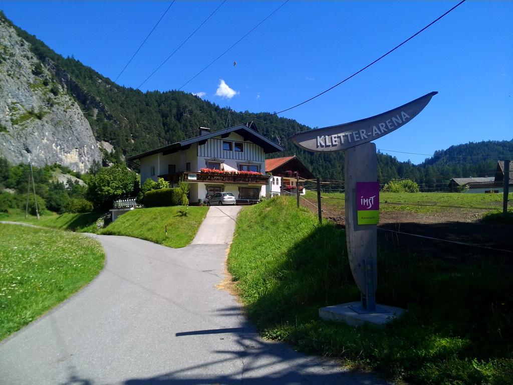 Haus Scholl Bed & Breakfast Nassereith Bagian luar foto